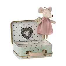Angel-mouse-in-suitcase