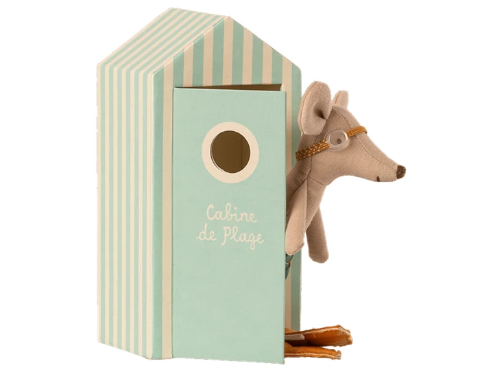 Beach-Mice-Big-Brother-in-Cabin-de-Plage