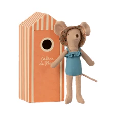 Beach-Mice-Mum-in-Cabin-de-Plage