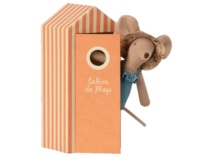 Beach-Mice-Mum-in-Cabin-de-Plage
