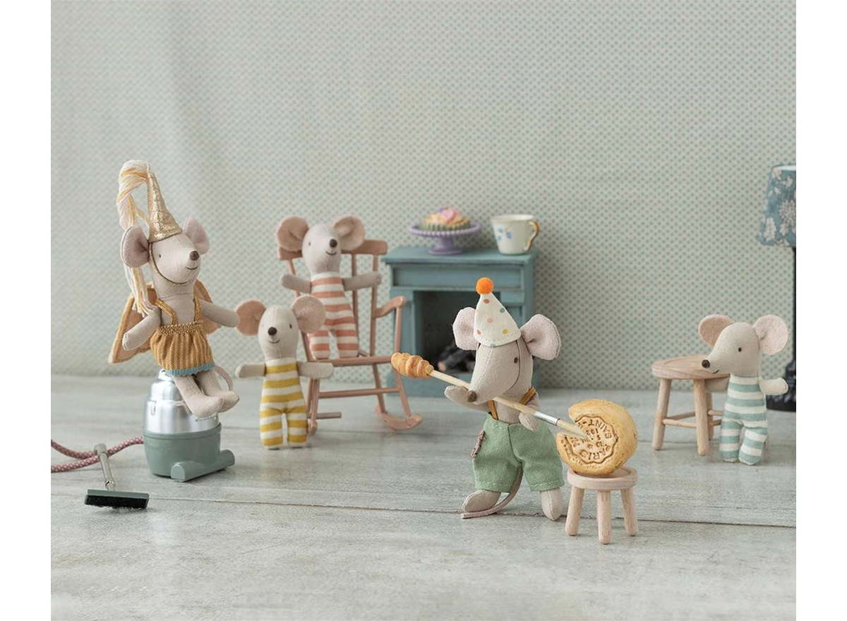 Clownkleren-in-Koffer-Kleine-Broer-Muis