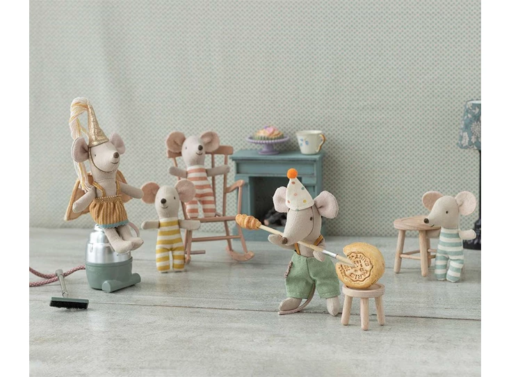 Clownkleren-in-Koffer-Kleine-Broer-Muis