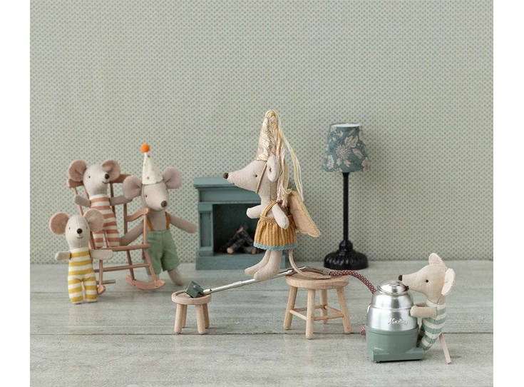 Drieling-Baby-Muis-in-Luciferdoosje