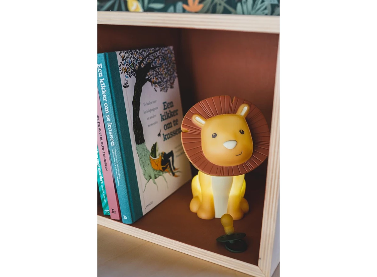 Hakuna-Leeuw-Led-Lichtje-USB-recharge-H-20-x-13-6-cm
