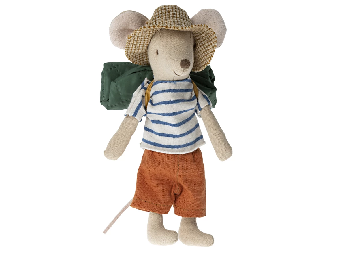 Hiker-mouse-Big-brother