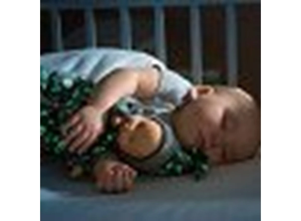 Mon-Doudou-Babypouce-Glow-in-the-Dark-28-cm