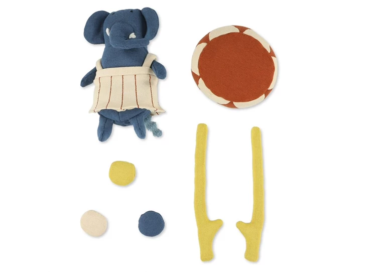 Puppet-world-M-Circus