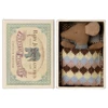 Slaperige-Wakkere-Baby-Muis-in-Matchbox-Blauw
