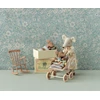 Slaperige-Wakkere-Baby-Muis-in-Matchbox-Blauw
