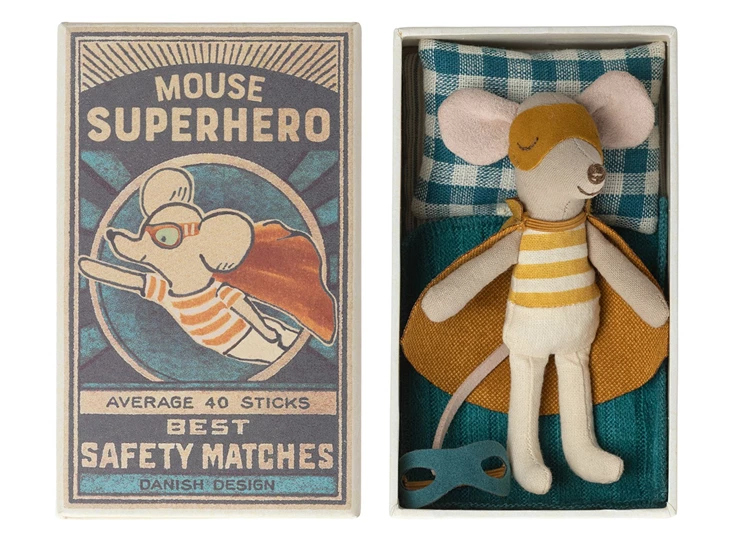 Superheld-Muis-Broertje-in-Luciferdoosje
