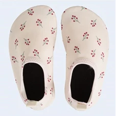 UV-Swim-Shoes-Berries-27-28