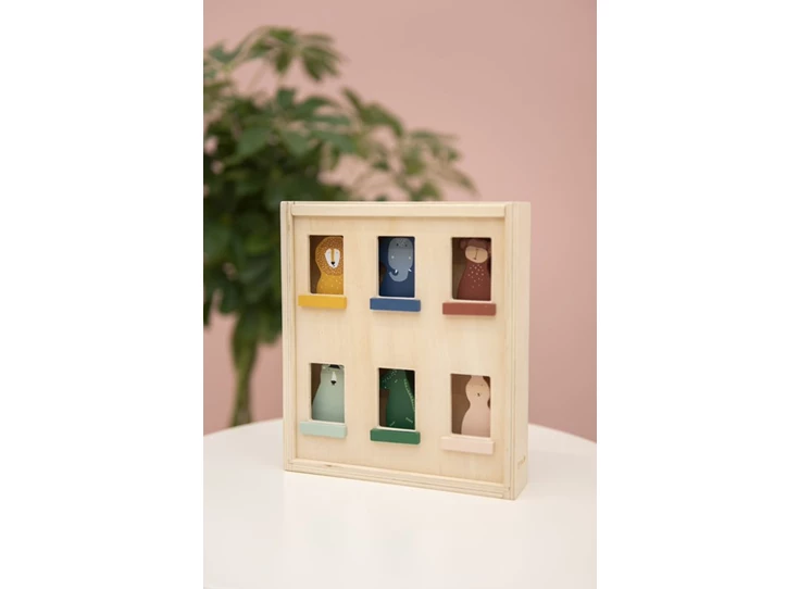 Wooden-animal-apartment
