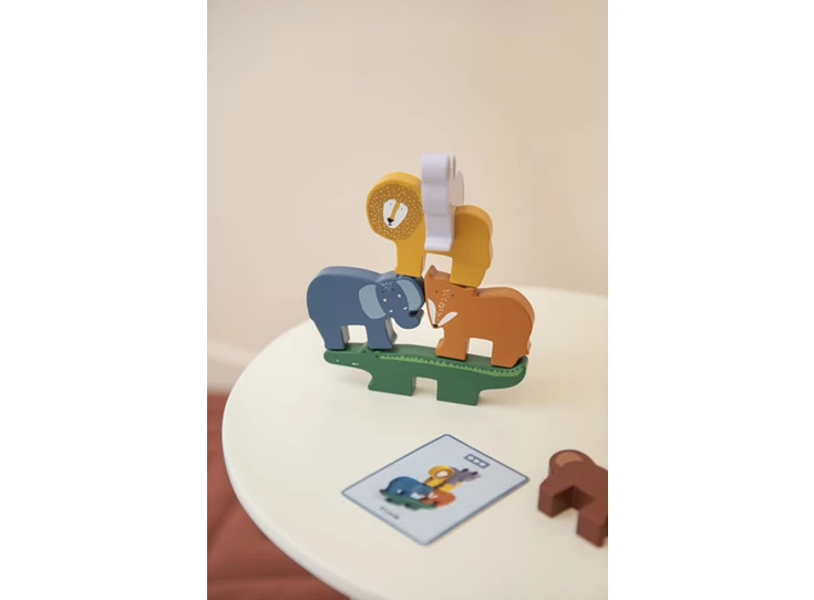 Wooden-animal-stacking-game