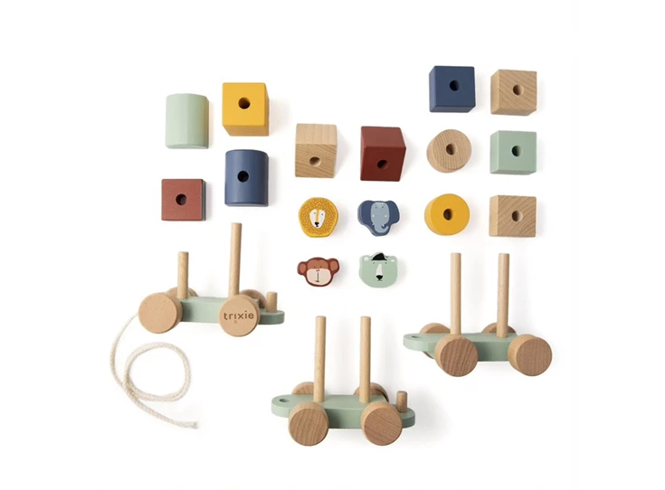 Wooden-animal-train
