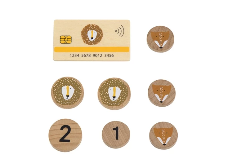 Wooden-cash-register-with-accessories