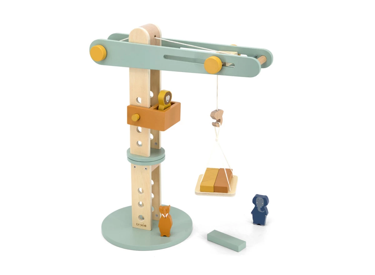 Wooden-construction-crane