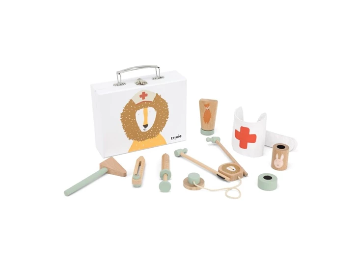 Wooden-doctor-set