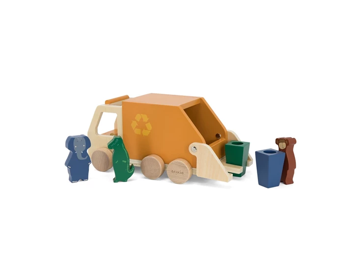 Wooden-garbage-truck