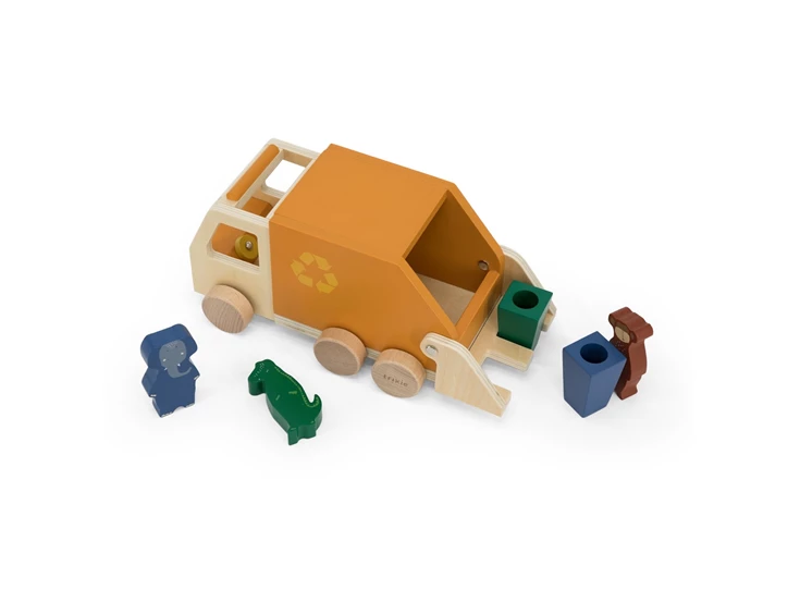 Wooden-garbage-truck