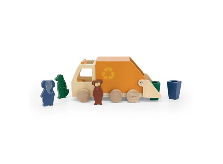 Wooden-garbage-truck