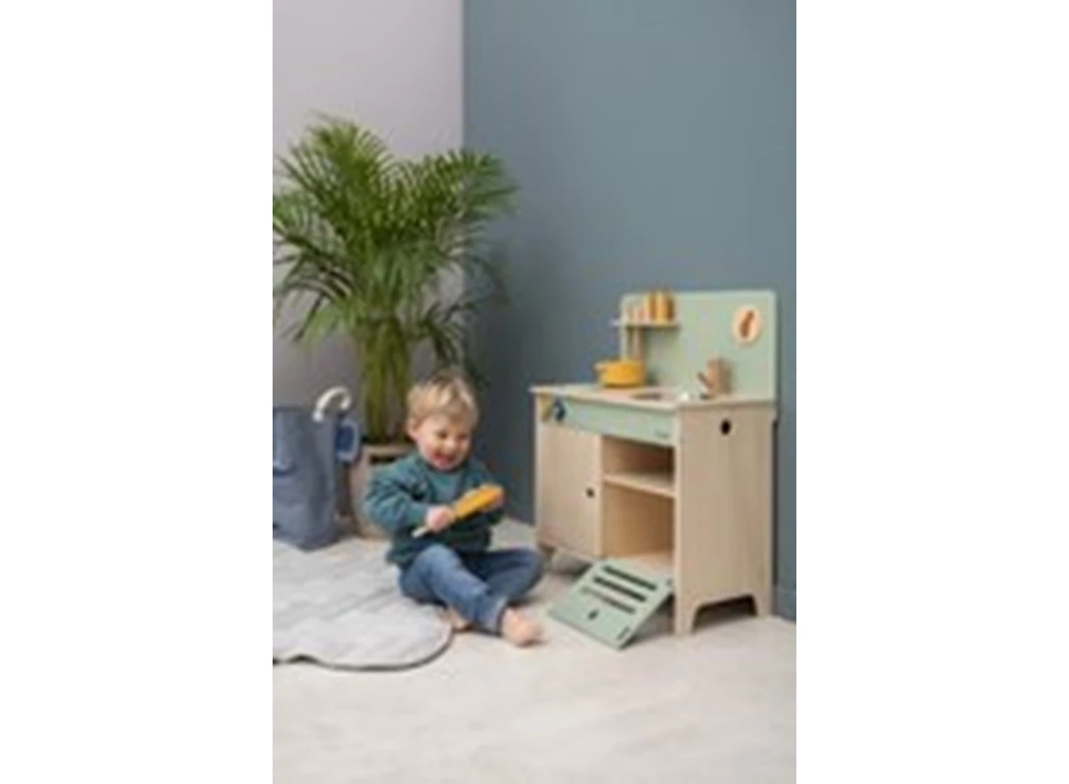 Wooden-kitchen
