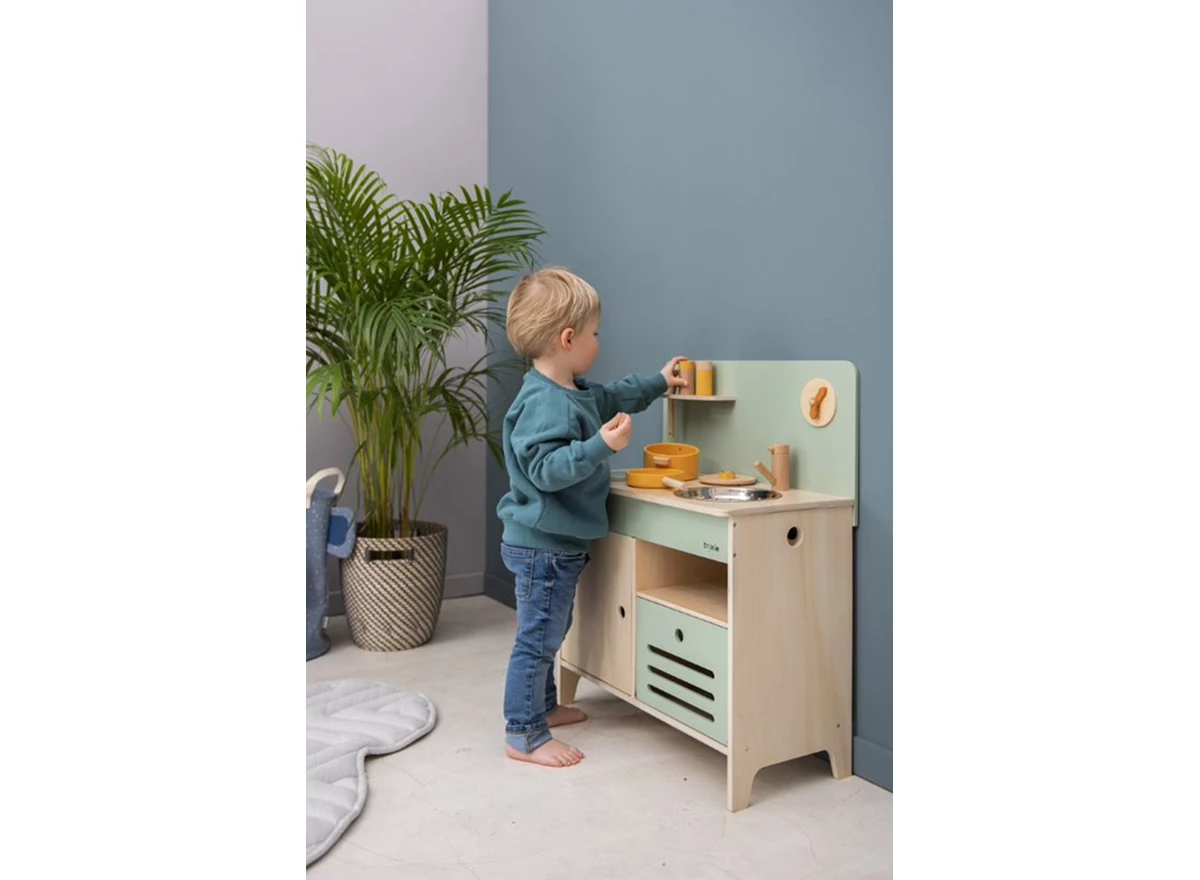 Wooden-kitchen