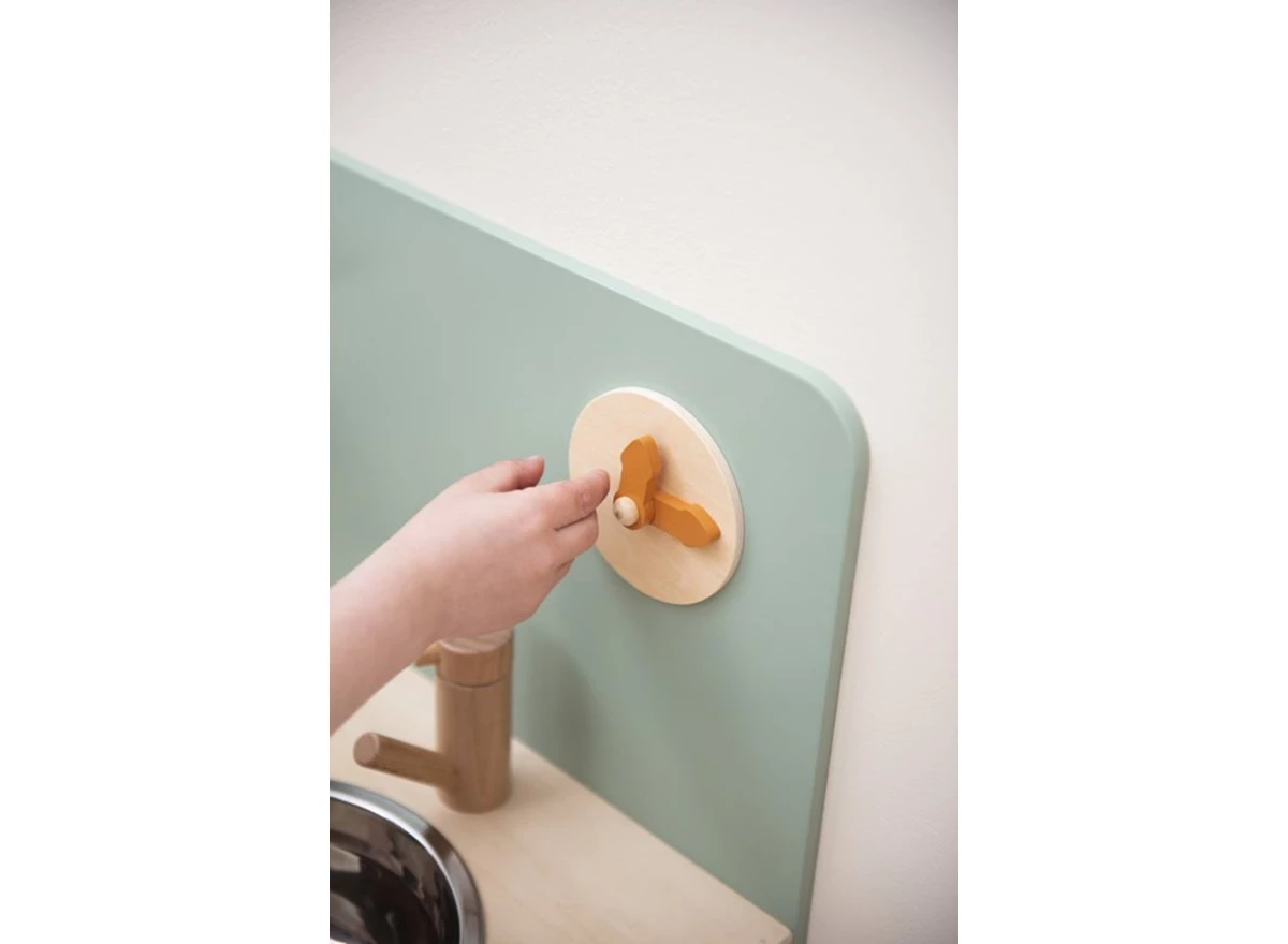 Wooden-kitchen