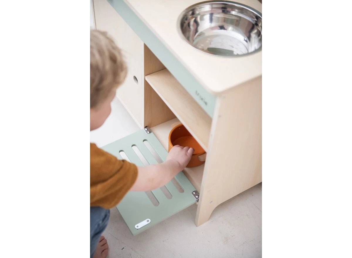 Wooden-kitchen