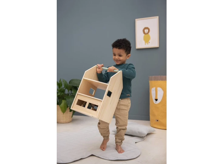 Wooden-play-house-with-accessories
