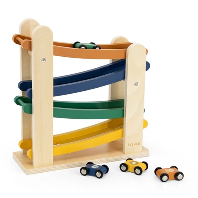Wooden-ramp-racer-with-4-cars