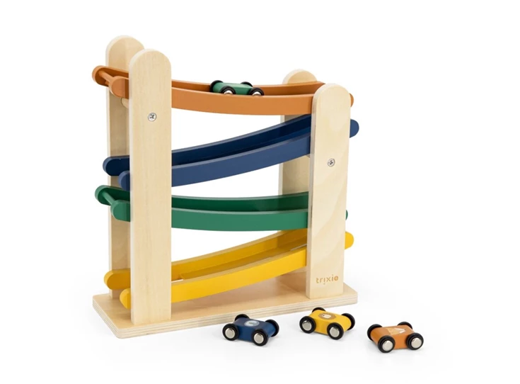 Wooden-ramp-racer-with-4-cars