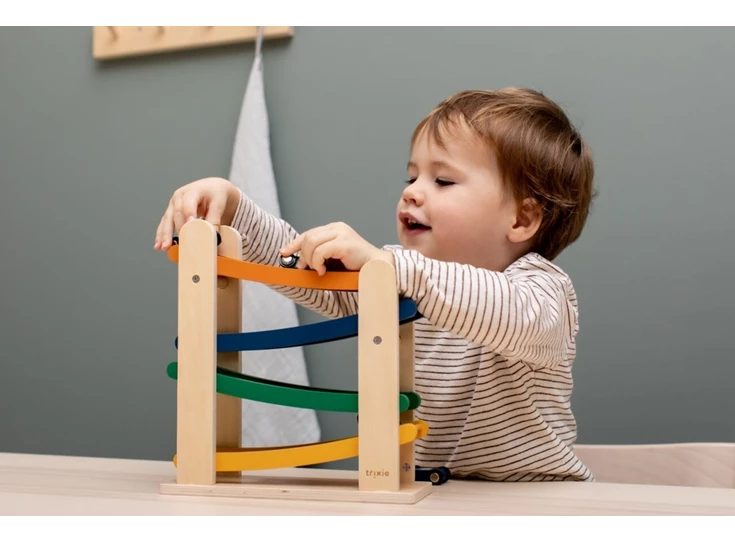 Wooden-ramp-racer-with-4-cars
