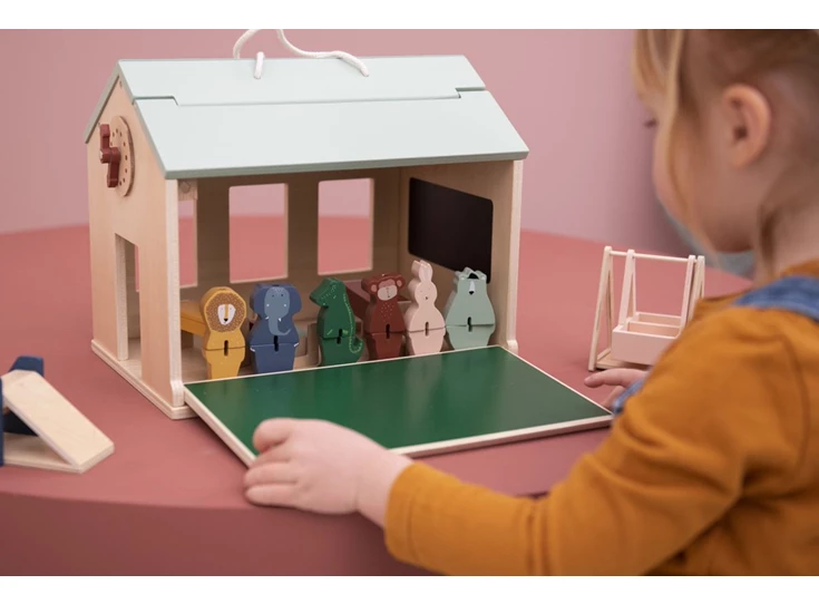 Wooden-school-with-accessories