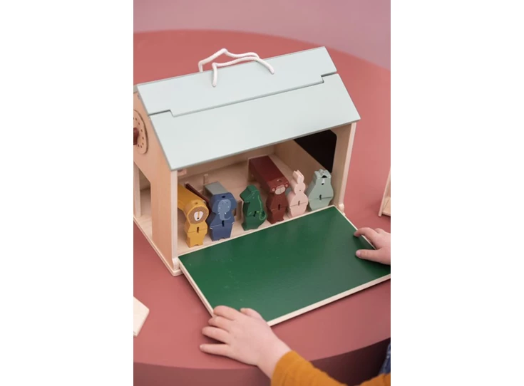 Wooden-school-with-accessories